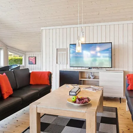 Godtfrede - 950m From The Sea By Interhome