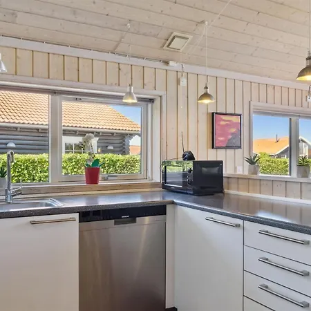 Godtfrede - 950m From The Sea By Interhome Bøtø By