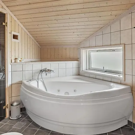 Godtfrede - 950m From The Sea By Interhome