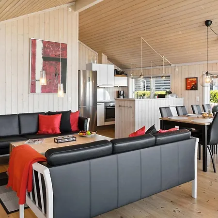 Godtfrede - 950m From The Sea By Interhome